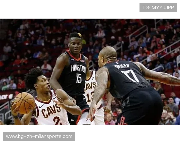 国王战术演示：板凳协防更能顶住关键回合